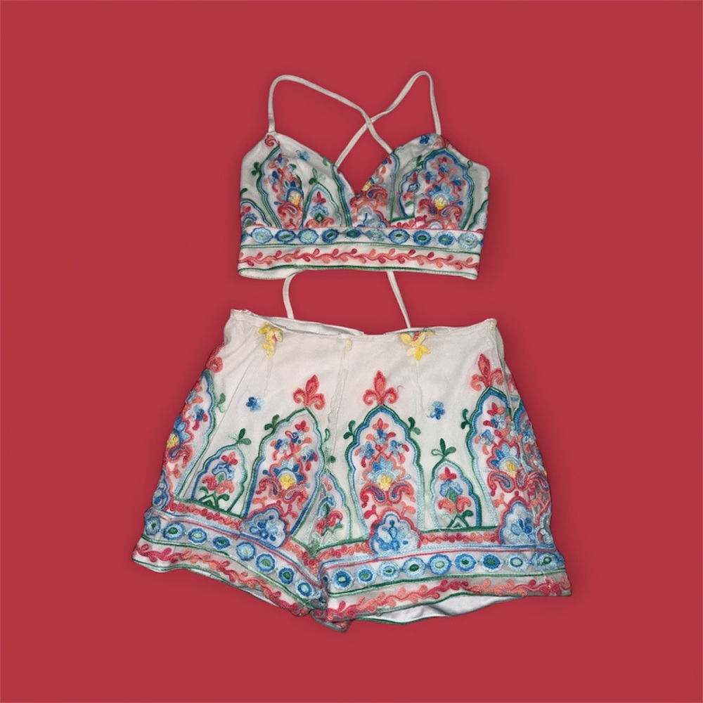 Banjul White Embroidered Two-Piece Set